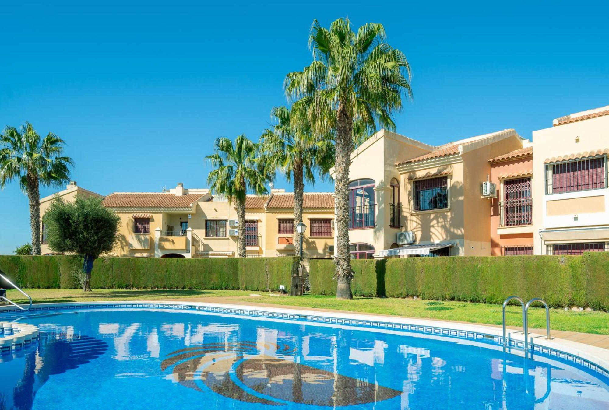 Club Salino Hideaway-Your Peaceful Retreat With Pool In 또레비에하 외부 사진